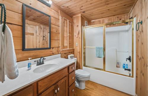 Luxury Cabin 45 Min to Asheville Hot Tub & Fire pit - Foto 5