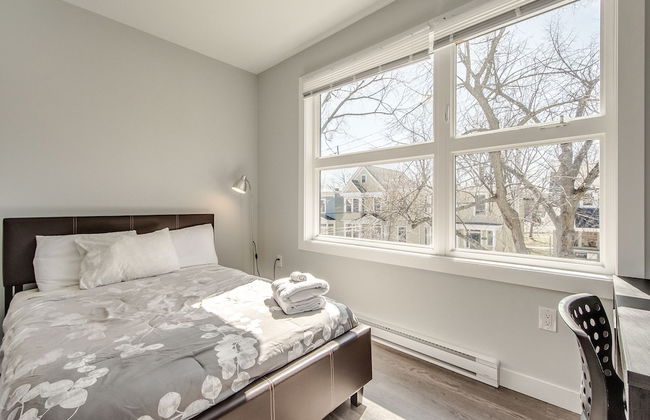 Spacious DAL & Downtown Apartments - Photo 21