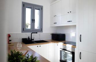 Kotinos Luxury Suites - Photo 13