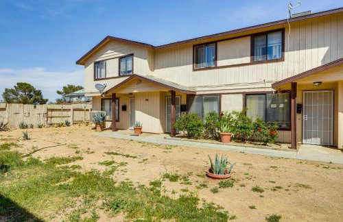 Patio and Mtn Views Family Gem in California City - Foto 21