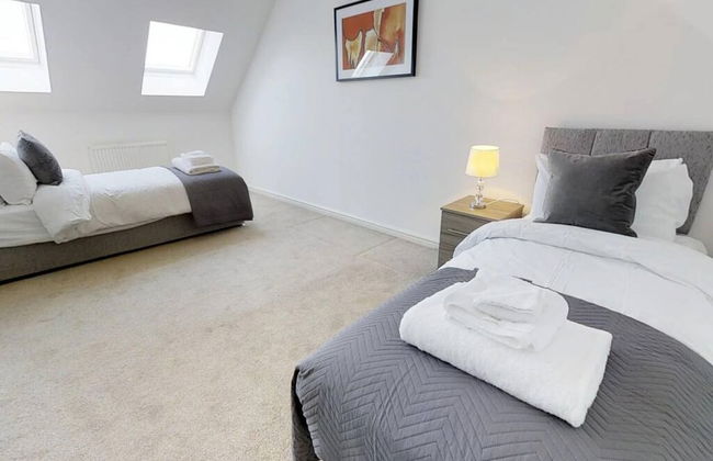 Stayzo - Cole Green Lane - Ideal for Your Next Staycation or Workcation Whole House With Wi-fi - Foto 18