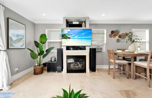 Beach Escape with Patio! 2 Min Walk to Sand & Surf - Foto 47