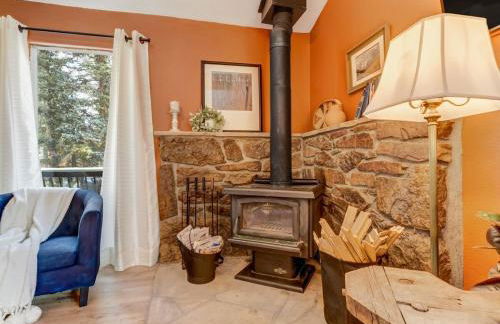 Pinetop Cabin Hot Tub BBQ Arcade Scenic Escape - Foto 13