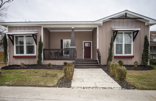 Brand NEW Large Impressive House Near Downtown! - Photo 46