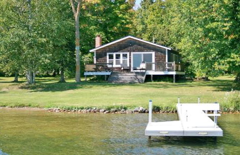 Family-Friendly Cabin Retreat on the Shores of Pokegama Lake, Minnesota - Photo 1