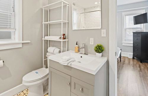 Luxurious 8BR Beach Duplex w Ocean Views - Photo 10