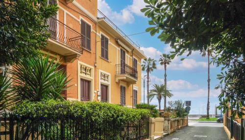 Pet Friendly Apartment In Chiavari - Photo 1