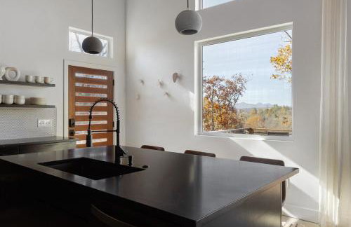 Glass House - Hot Tub - Voted AVL's #1 Luxe Stay - Foto 13