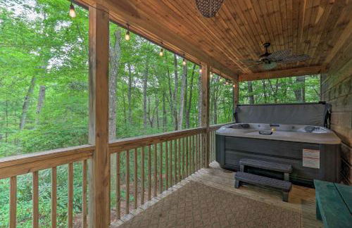 Private Cabin on 2 Acres Hot Tub, 10 Mi to Boone! - Foto 24