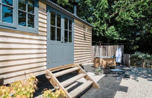 Boutique Cornish Shepherd's Hut with Hot Tub - Foto 13