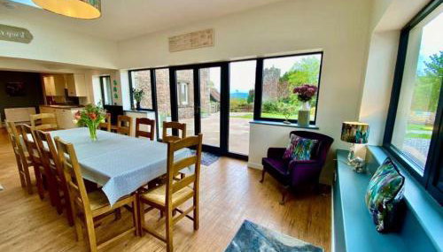 Elegant & spacious farmhouse with wonderful views - Foto 3