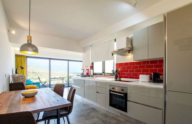 2 Bed Apartment w Distant Sea and Country Views - Foto 21