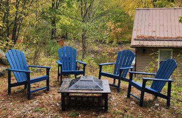 Spacious 5 Bedroom Cabin with Riverview & Black Lake Access - Foto 7