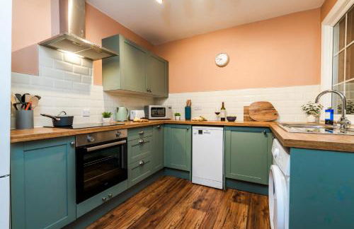 3 Bedroom House, Free Parking, Easy M53 Access - Photo 3