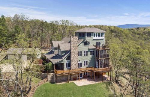 Riverbend Lodge Spacious Riverfront Home with Hot Tub Pool & Mountain view - Foto 78
