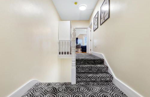 Lovely 4-BR Home In Leyton - Sleeps 14, Near Tube, Arcade, 100inchTV - Foto 22