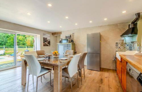 Le gîte de Saint Mathieu, longère pleine de charme au bout du monde ! jacuzzi extérieur vue sur la campagne, salle de billard - Photo 6
