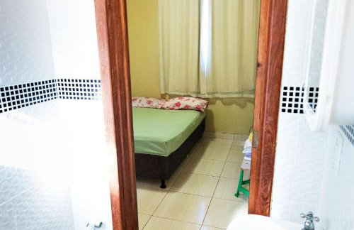 Casa com Churrasqueira e Piscina em Camacari BA - Foto 8