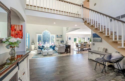 The J Luxury Villa - Southampton Poolside Retreat with Sauna - Foto 45