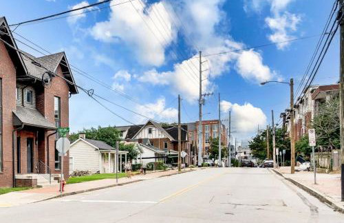 Luxury and Spacious Home with Private Garage and Fire Pit - Foto 13