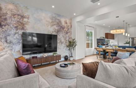 Brand New Low-Allergen Retreat with Hot Tub - Foto 14