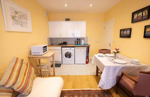 London VEGETARIAN Smoke & Pet Free En-suite with EV parking - Foto 3