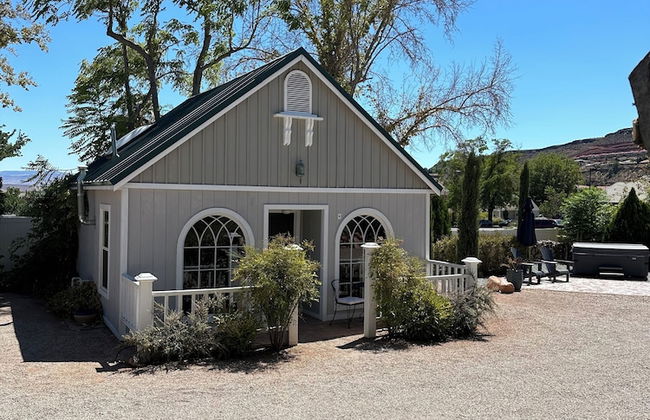 The Cottage @ 241 North - Foto 10