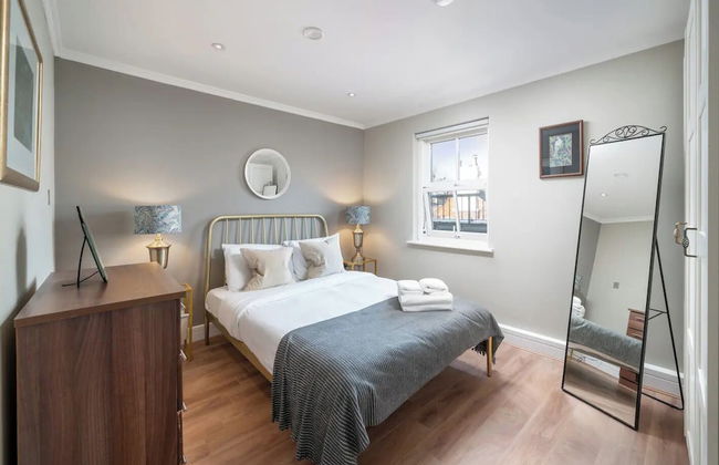 Designer 1 Bed Flat Barons Court Sleeps 4, Balcony - Foto 2