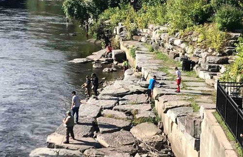 Cozy Three-Bedroom Cabin Near The Salmon River in Altmar, New York - Foto 27