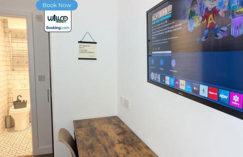 Spacious 5BR Family Home By WillCo Property Short Lets & Serviced Accommodation Derby With Games & Perfect For Contractors - Foto 32