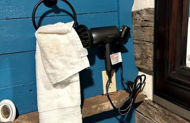 Redesign Wooden Cabin with Jacuzzi and Front Porch in North Carolina - Foto 23