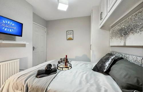 3 bed home in Tonypandy with Balcony View Room - Foto 30