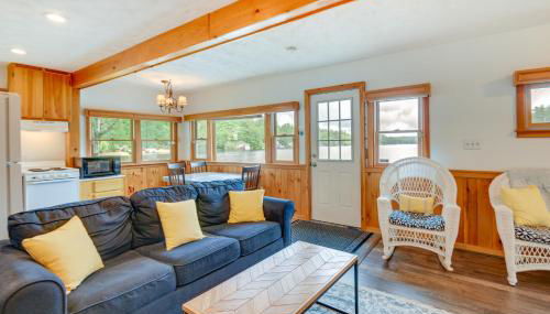 Waterfront Gray Home with Furnished Deck and Fire Pit! - Foto 5