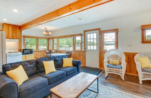 Waterfront Gray Home with Furnished Deck and Fire Pit! - Foto 5