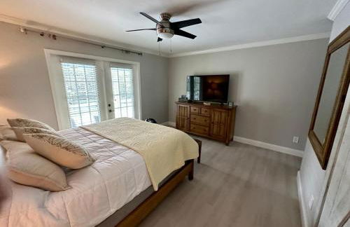 Florida house, 4br 2bt with private pool oasis - Photo 21