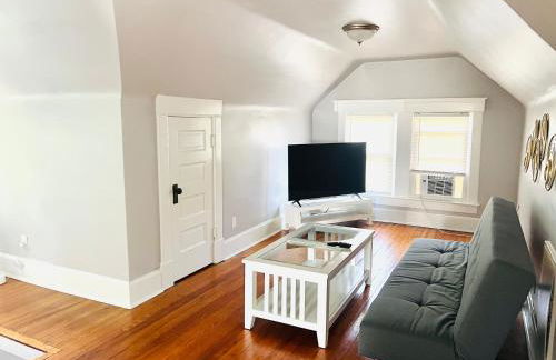 Spacious 6BR Home - Near Top Attractions - Photo 53