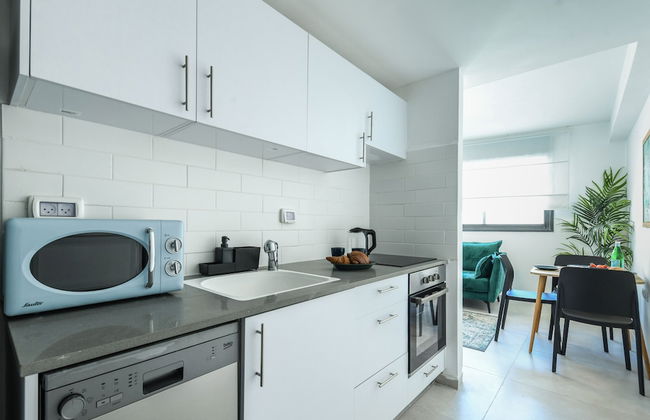 Charming Apt at the Artsy TelAviv Center - Photo 18