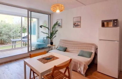 Appartement refait à neuf, climatisé, en rez-de-jardin, à 30 secondes de la plage - Foto 2