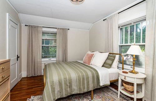 615 Ash Avenue - Modern Retreat w Hot Tub - Foto 18