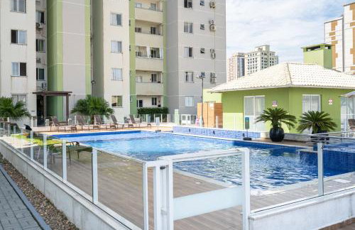 Apartamento a 400M PRAIA com PISCINA sacada com CHURRASQUEIRA privativa Wi-Fi Portaria 24h PLAYGROUND INFANTIL Quadra de esportes e vaga privativa de GARAGEM Reserve agora mesmo - Foto 2