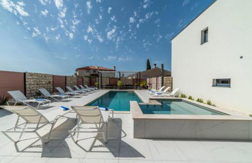 PINNA RESIDENCE - Datul - Foto 6