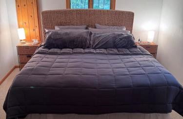 Spooner Shores - Wooded, Lakefront Retreat - Foto 15