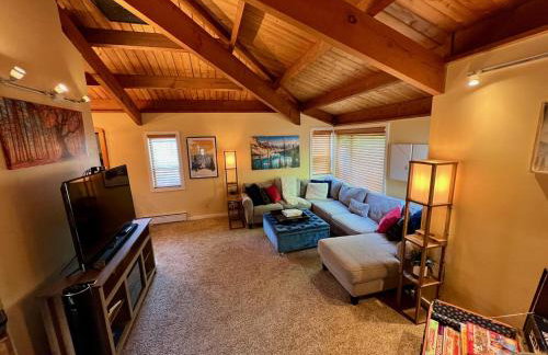 Exposed Beam 3BR Modern Mountain Retreat - Foto 1