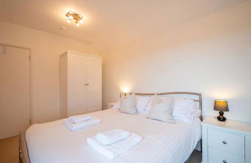 Spacious Coastal Retreat with Sea Views - Foto 61