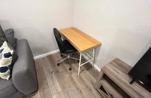 Cheerful 2 bedroom home 20 minutes from downtown - Foto 3