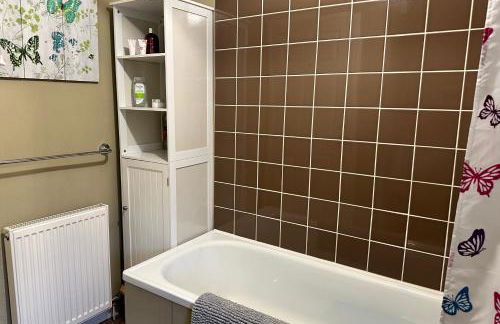 Llanidloes Townhouse-pet-friendly-sleeps 7-Mid Wales - Foto 29