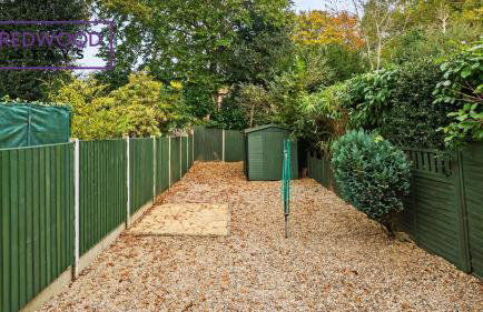 3-Bedroom Serviced House, Free Parking for 2 Cars, Free WiFi By Redwood Stays - Foto 27