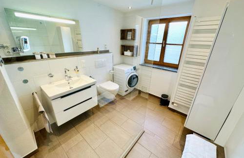 Zentrales City Apartment, Penzberg, 2 Schlafzimmer, Balkon, Parkplatz - Foto 13