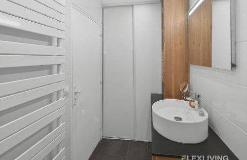Spacious one-bedroom apartment just 1 minute walk from Montparnasse train - Foto 21