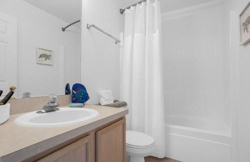 Amazing Star Wars Villa with Arcade & Theater, Private Pool, 3 King, Near Disney - Photo 41